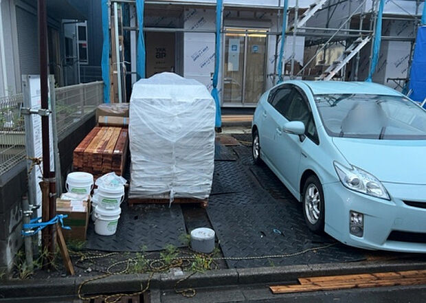 家族でのBBQを行うのであれば3坪程度の広さがあればよいでしょう。ガーデニングや家庭菜園を楽しむ際は、手入れが行き届く範囲にすると安心です。また、庭のある方角や接道が気になる方は事前に確認しましょう。