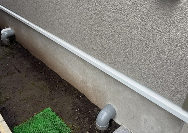 木造住宅とは土台、壁、柱など建築物の強度を支える構造体の材に木が使用されている構造を指します。構造体は建物の自重を支えるだけではなく風圧や水圧、積裁荷重などあらゆる衝撃に耐えるための基礎です。