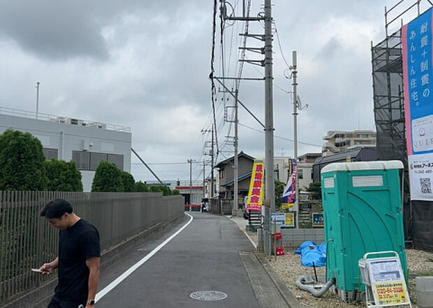 桜や紅葉の名所に出かける人は多いと思いますが、家にいながら季節の移ろいを感じる生活を送りませんか？リビングや窓から見える景色が生活を彩るワンポイントに！現地から見える景色を堪能してみては如何でしょう。