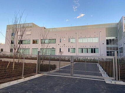 鶴川第一小学校 832m(徒歩11分)