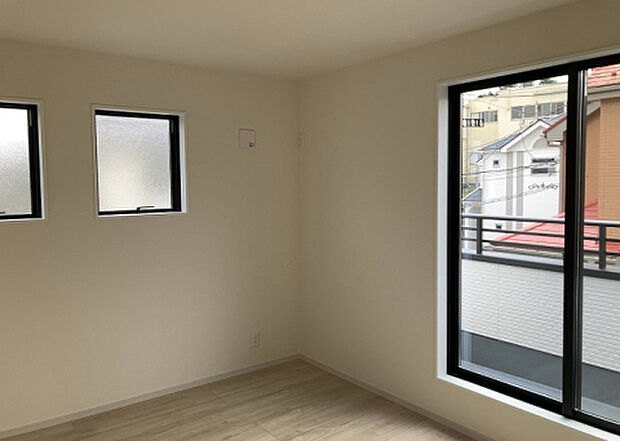 【子供部屋】子供が何人でも年齢によっては、受験時にしっかり壁のある個室があった方が良い場合もあります。難しい問題ですが、兄弟の人数や、性別や年齢差によって状況が異なりますので、数年後のこともしっかり考えましょう。