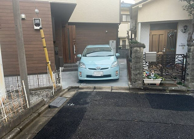 【駐車場】駐車場と明記されていても、最小スペースでつくられた駐車場だと大型車は駐車できなかったり、出入りしにくくなったりする可能性があります。お車のサイズと購入したい物件の駐車場のサイズを現地で確認しましょう。