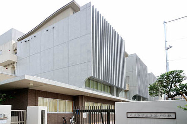 第五中学校(約1,345m)