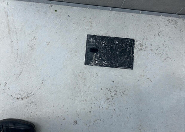 【その他設備】敷地内には、散水栓や立水栓があります。水道水を直接利用できるため、水を運ぶ手間を省くことが出来ます。大量の水を必要とする洗車作業や清掃などに役立ちます。その他設備とあわせて、現地でご確認ください。