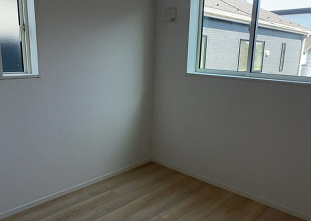 【子供部屋】子供が何人でも年齢によっては、受験時にしっかり壁のある個室があった方が良い場合もあります。難しい問題ですが、兄弟の人数や、性別や年齢差によって状況が異なりますので、数年後のこともしっかり考えましょう。