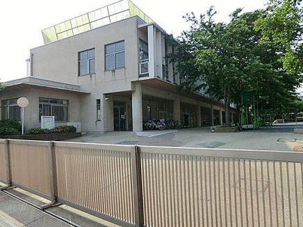 夢の丘小学校(約257m)