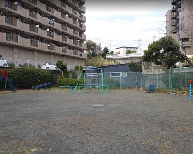 入谷上谷戸公園（約220m）