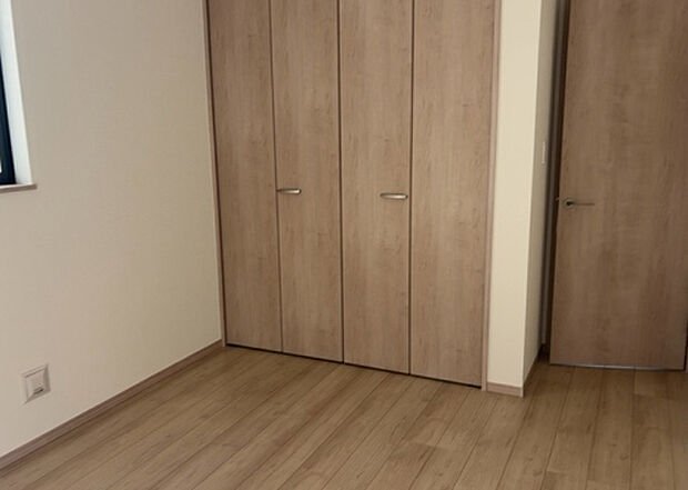 【子供部屋】子供が何人でも年齢によっては、受験時にしっかり壁のある個室があった方が良い場合もあります。難しい問題ですが、兄弟の人数や、性別や年齢差によって状況が異なりますので、数年後のこともしっかり考えましょう。