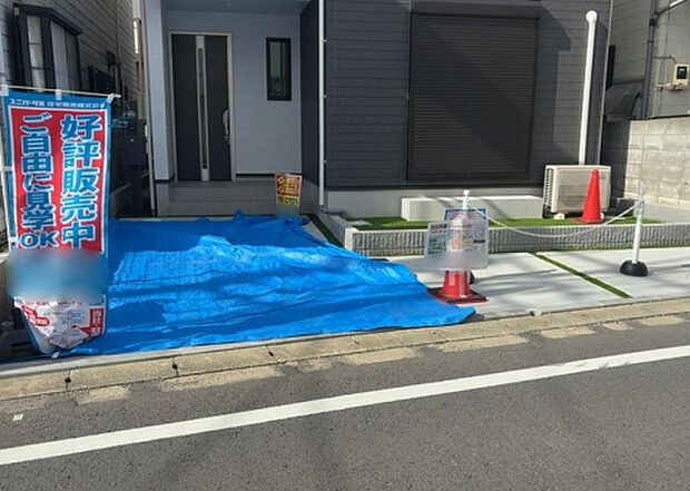 【駐車場】駐車場と明記されていても、最小スペースでつくられた駐車場だと大型車は駐車できなかったり、出入りしにくくなったりする可能性があります。お車のサイズと購入したい物件の駐車場のサイズを現地で確認しましょう。