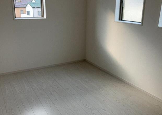 【子供部屋】子供が何人でも年齢によっては、受験時にしっかり壁のある個室があった方が良い場合もあります。難しい問題ですが、兄弟の人数や、性別や年齢差によって状況が異なりますので、数年後のこともしっかり考えましょう。