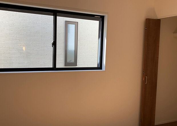 【子供部屋】子供が何人でも年齢によっては、受験時にしっかり壁のある個室があった方が良い場合もあります。難しい問題ですが、兄弟の人数や、性別や年齢差によって状況が異なりますので、数年後のこともしっかり考えましょう。