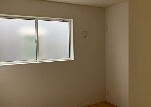 【子供部屋】子供が何人でも年齢によっては、受験時にしっかり壁のある個室があった方が良い場合もあります。難しい問題ですが、兄弟の人数や、性別や年齢差によって状況が異なりますので、数年後のこともしっかり考えましょう。