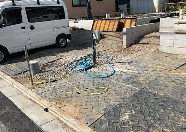 【その他設備】敷地内には、散水栓や立水栓があります。水道水を直接利用できるため、水を運ぶ手間を省くことが出来ます。大量の水を必要とする洗車作業や清掃などに役立ちます。その他設備とあわせて、現地でご確認ください。