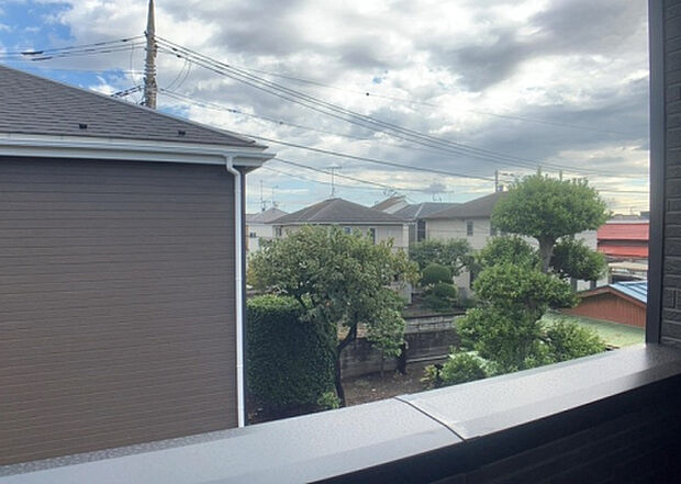 【物件からの展望】眺望を気にして物件を探す場合、前面に建物が建っていないか現地で確認しましょう!前面に建物があると景色はもちろん、日当たりや風通しにも影響が出てきます。住んだ時のことを想像しながら現地見学をしましょう。