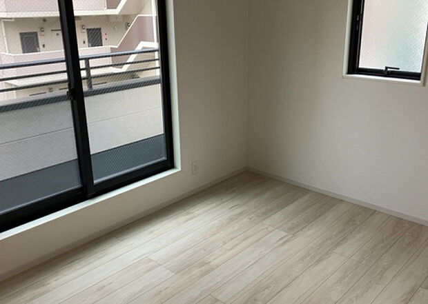 【子供部屋】子供が何人でも年齢によっては、受験時にしっかり壁のある個室があった方が良い場合もあります。難しい問題ですが、兄弟の人数や、性別や年齢差によって状況が異なりますので、数年後のこともしっかり考えましょう。