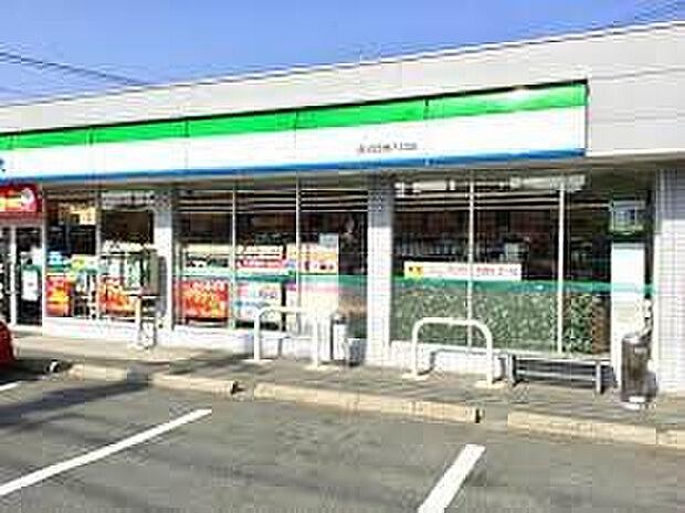 ファミリーマート 長沼団地入口店（約526m）