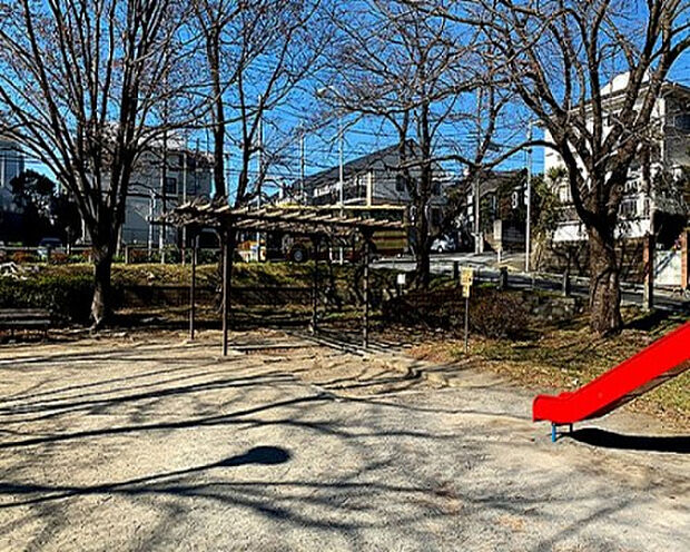 成瀬台庚申塚公園（約198m）