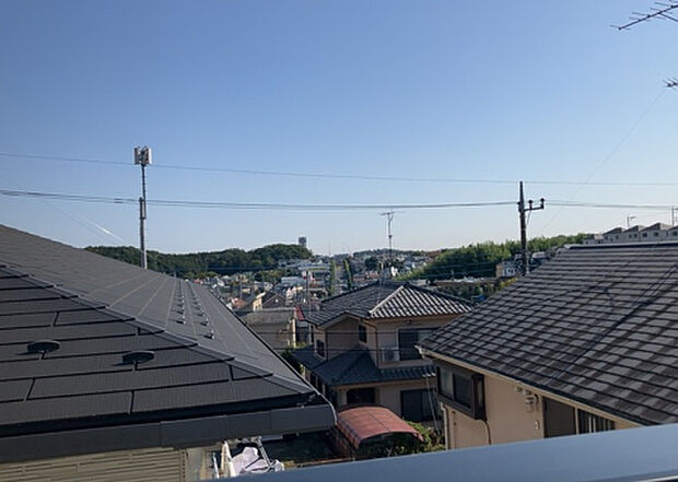 【物件からの展望】眺望を気にして物件を探す場合、前面に建物が建っていないか現地で確認しましょう!前面に建物があると景色はもちろん、日当たりや風通しにも影響が出てきます。住んだ時のことを想像しながら現地見学をしましょう。