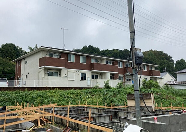 【物件からの展望_2】眺望を気にして物件を探す場合、前面に建物が建っていないか現地で確認しましょう!前面に建物があると景色はもちろん、日当たりや風通しにも影響が出てきます。住んだ時のことを想像しながら現地見学をしましょう。