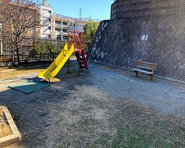 南大谷丘の上公園（約303m）