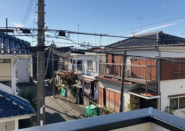 【物件からの展望】眺望を気にして物件を探す場合、前面に建物が建っていないか現地で確認しましょう！前面に建物があると景色はもちろん、日当たりや風通しにも影響が出てきます。住んだ時のことを想像しながら現地見学をしましょう。