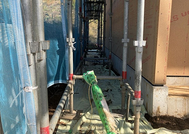 【その他設備】敷地内には、散水栓や立水栓があります。水道水を直接利用できるため、水を運ぶ手間を省くことが出来ます。大量の水を必要とする洗車作業や清掃などに役立ちます。その他設備とあわせて、現地でご確認ください。