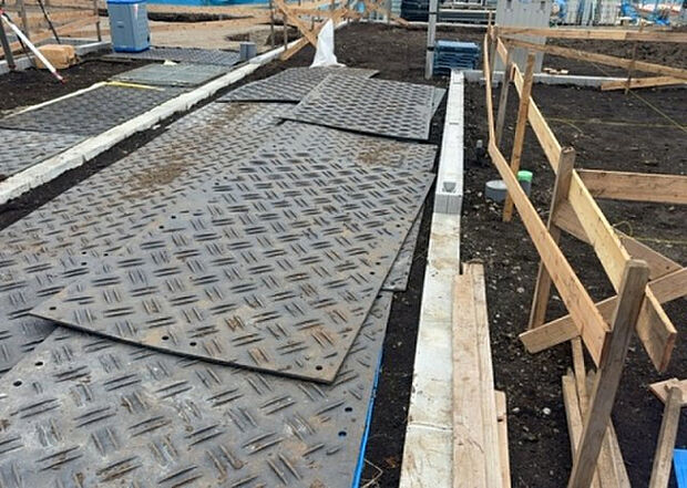 【その他設備】敷地内には、散水栓や立水栓があります。水道水を直接利用できるため、水を運ぶ手間を省くことが出来ます。大量の水を必要とする洗車作業や清掃などに役立ちます。その他設備とあわせて、現地でご確認ください。