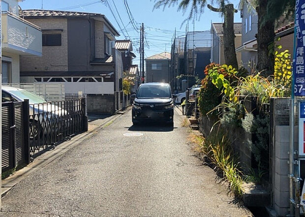 【物件からの展望_2】眺望を気にして物件を探す場合、前面に建物が建っていないか現地で確認しましょう！前面に建物があると景色はもちろん、日当たりや風通しにも影響が出てきます。住んだ時のことを想像しながら現地見学をしましょう。