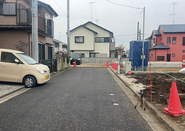 【物件からの展望_2】眺望を気にして物件を探す場合、前面に建物が建っていないか現地で確認しましょう！前面に建物があると景色はもちろん、日当たりや風通しにも影響が出てきます。住んだ時のことを想像しながら現地見学をしましょう。