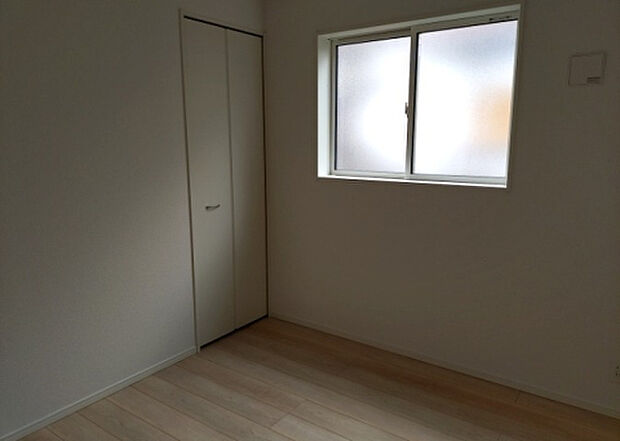 【子供部屋】子供が何人でも年齢によっては、受験時にしっかり壁のある個室があった方が良い場合もあります。難しい問題ですが、兄弟の人数や、性別や年齢差によって状況が異なりますので、数年後のこともしっかり考えましょう。