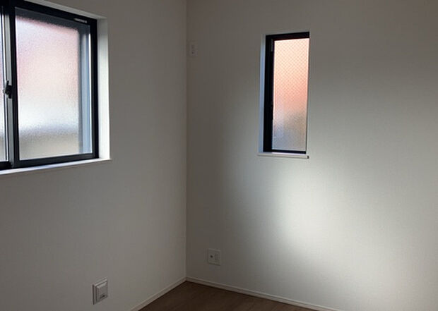 【子供部屋】子供が何人でも年齢によっては、受験時にしっかり壁のある個室があった方が良い場合もあります。難しい問題ですが、兄弟の人数や、性別や年齢差によって状況が異なりますので、数年後のこともしっかり考えましょう。