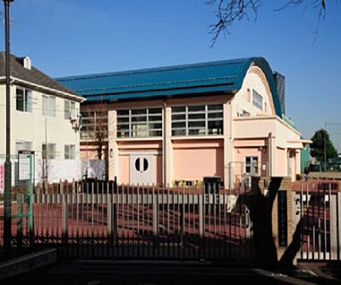 第六中学校 552m(徒歩7分)