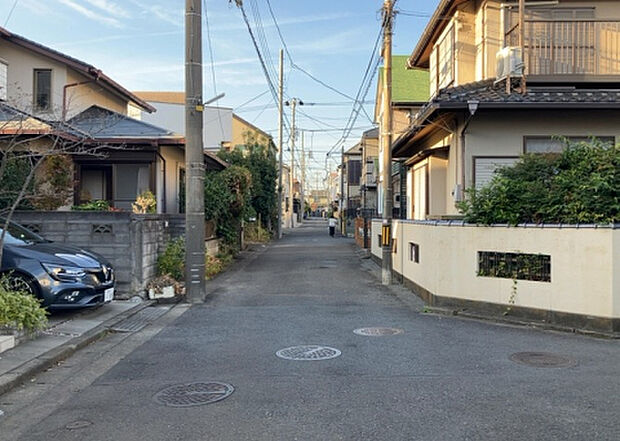 【物件からの展望_2】眺望を気にして物件を探す場合、前面に建物が建っていないか現地で確認しましょう!前面に建物があると景色はもちろん、日当たりや風通しにも影響が出てきます。住んだ時のことを想像しながら現地見学をしましょう。