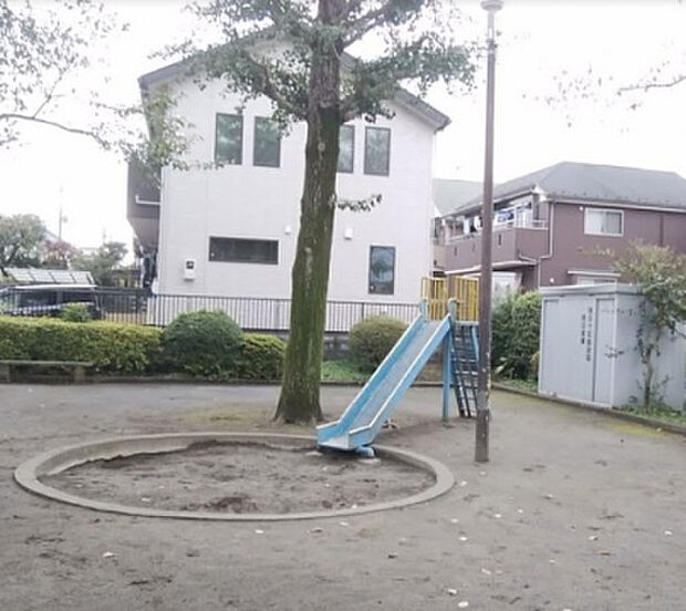 朝日ヶ丘中公園(約50m)