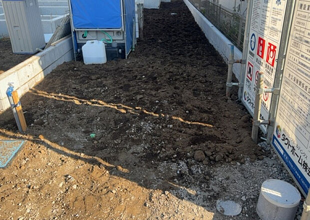 【駐車場_2】駐車場と明記されていても、最小スペースでつくられた駐車場だと大型車は駐車できなかったり、出入りしにくくなったりする可能性があります。お車のサイズと購入したい物件の駐車場のサイズを現地で確認しましょう。