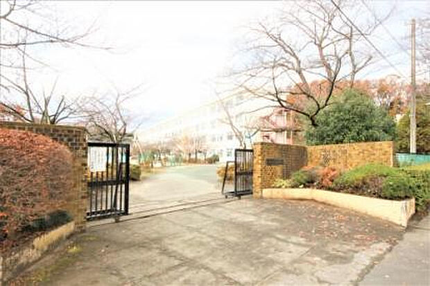 長房中学校（約1,296m）