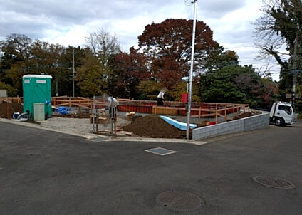 前面道路含む現地写真_3