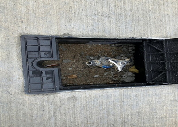 【その他設備】敷地内には、散水栓や立水栓があります。水道水を直接利用できるため、水を運ぶ手間を省くことが出来ます。大量の水を必要とする洗車作業や清掃などに役立ちます。その他設備とあわせて、現地でご確認ください。