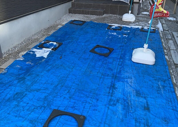 【駐車場】駐車場と明記されていても、最小スペースでつくられた駐車場だと大型車は駐車できなかったり、出入りしにくくなったりする可能性があります。お車のサイズと購入したい物件の駐車場のサイズを現地で確認しましょう。