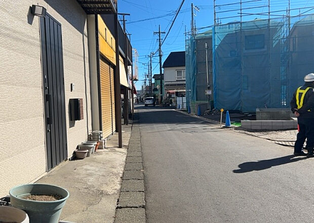 【物件からの展望_2】眺望を気にして物件を探す場合、前面に建物が建っていないか現地で確認しましょう！前面に建物があると景色はもちろん、日当たりや風通しにも影響が出てきます。住んだ時のことを想像しながら現地見学をしましょう。