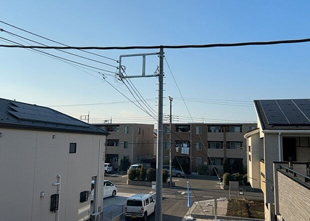 【物件からの展望】眺望を気にして物件を探す場合、前面に建物が建っていないか現地で確認しましょう！前面に建物があると景色はもちろん、日当たりや風通しにも影響が出てきます。住んだ時のことを想像しながら現地見学をしましょう。