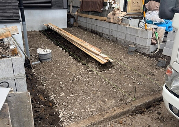 【駐車場】駐車場と明記されていても、最小スペースでつくられた駐車場だと大型車は駐車できなかったり、出入りしにくくなったりする可能性があります。お車のサイズと購入したい物件の駐車場のサイズを現地で確認しましょう。