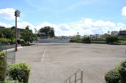 深堀中央公園 1233m(徒歩16分)