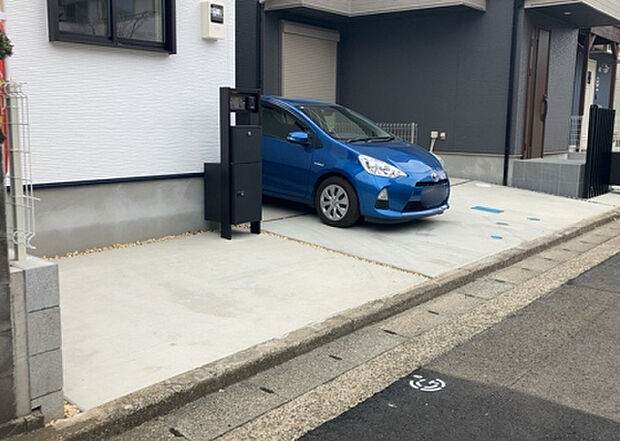【駐車場】駐車場と明記されていても、最小スペースでつくられた駐車場だと大型車は駐車できなかったり、出入りしにくくなったりする可能性があります。お車のサイズと購入したい物件の駐車場のサイズを現地で確認しましょう。