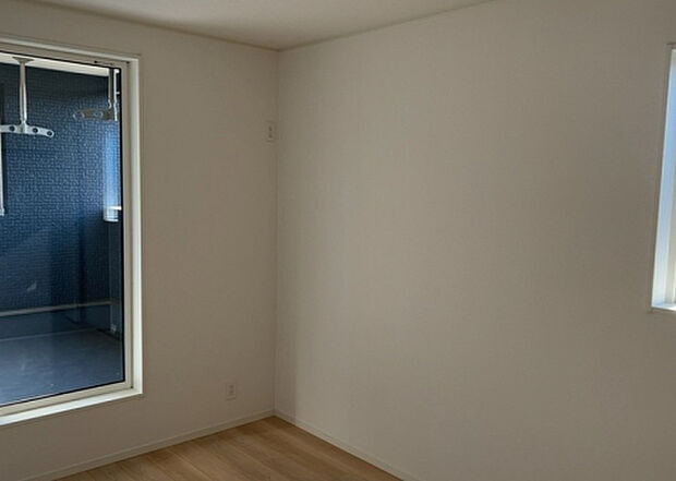 【子供部屋】子供が何人でも年齢によっては、受験時にしっかり壁のある個室があった方が良い場合もあります。難しい問題ですが、兄弟の人数や、性別や年齢差によって状況が異なりますので、数年後のこともしっかり考えましょう。