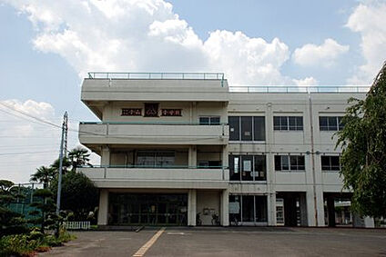 小山小学校 830m(徒歩11分)