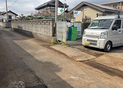 前面道路含む現地写真_3