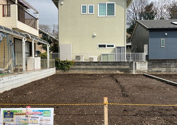 【その他設備】敷地内には、散水栓や立水栓があります。水道水を直接利用できるため、水を運ぶ手間を省くことが出来ます。大量の水を必要とする洗車作業や清掃などに役立ちます。その他設備とあわせて、現地でご確認ください。