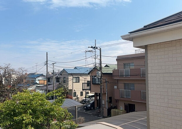 【物件からの展望】眺望を気にして物件を探す場合、前面に建物が建っていないか現地で確認しましょう!前面に建物があると景色はもちろん、日当たりや風通しにも影響が出てきます。住んだ時のことを想像しながら現地見学をしましょう。