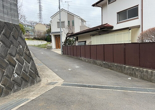 【物件からの展望_3】田園風景が味わえる土地に住みたい!海や山の見える自然豊かな土地に住みたい!などご要望に併せて当社営業がご提案させて頂きます。当社が抱えている数ある物件の中からお客様が納得する1件を一緒に探しましょう!